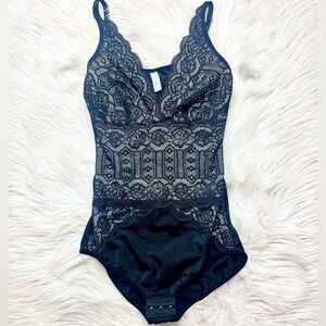 Marilyn Monroe Lace Overlay Bodysuit Black and Nude Size Medium